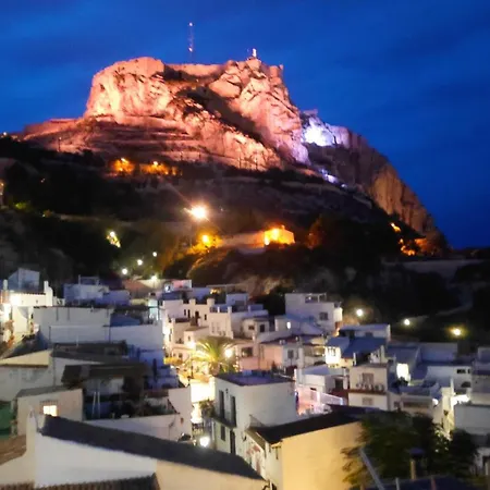 Δωμάτια σε οικογενειακή κατοικία For Men